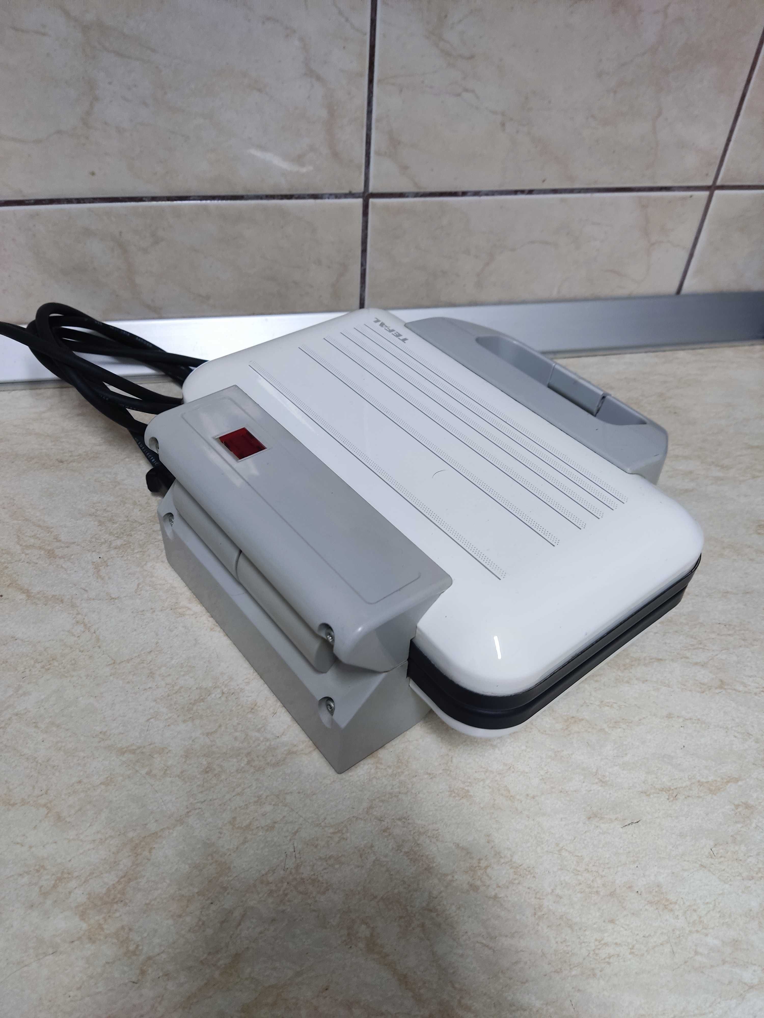 Sandwich maker,Tefal tip 710 serie 2, 230V, 600 W