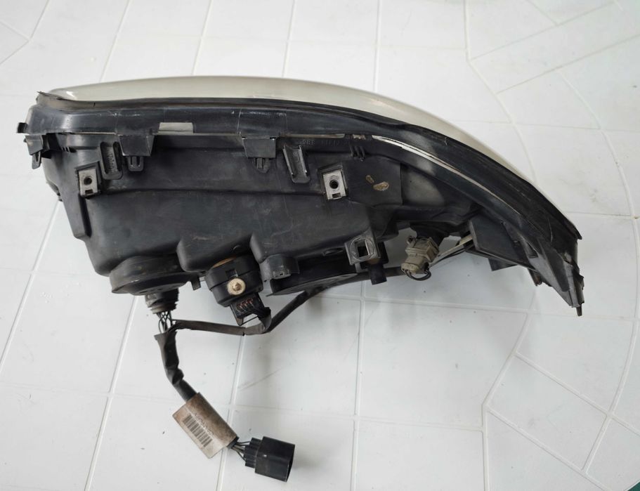 Десен фар VOLVO S60 Ксенон