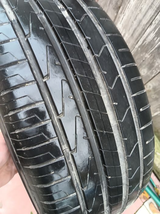 De vânzare 4 anvelope de vara Hankook.