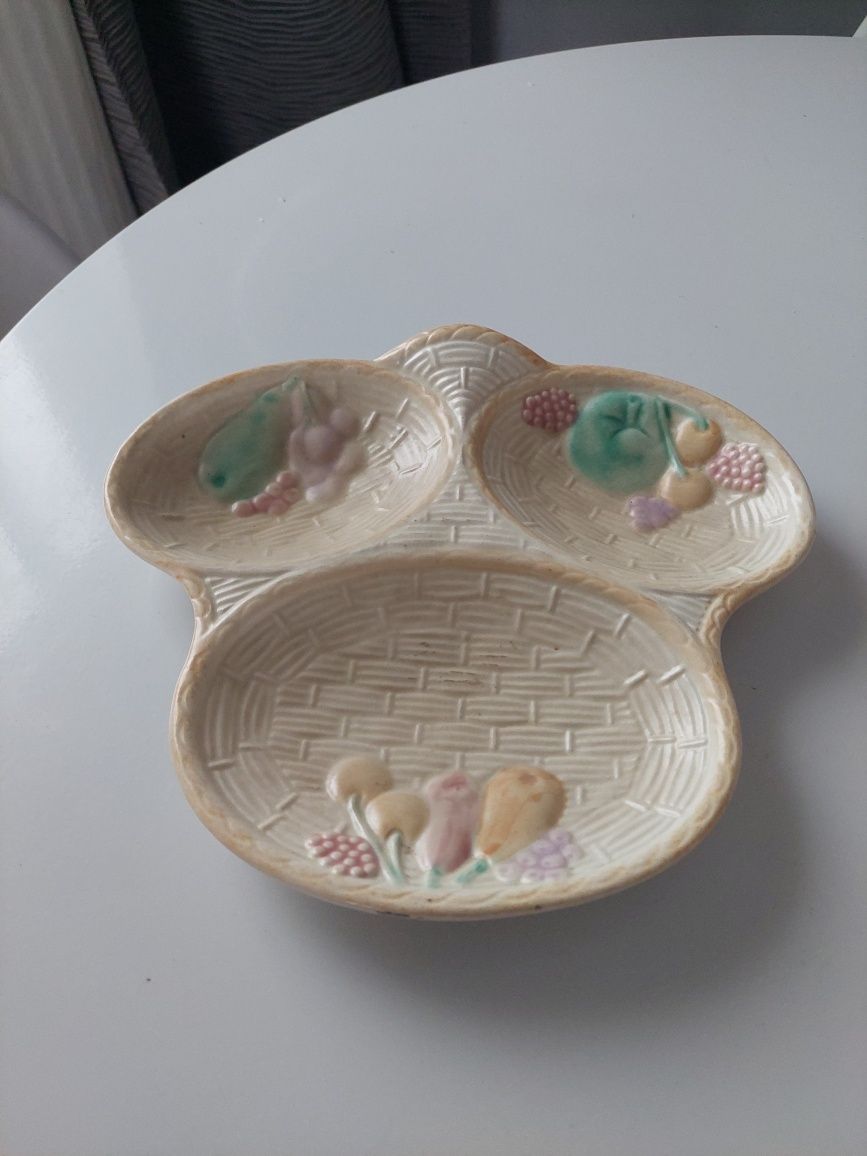 Farfurie veche  recipient din ceramică