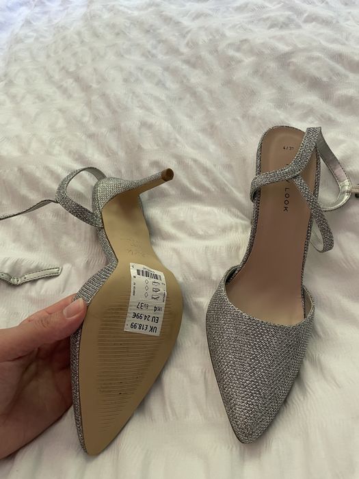 Pantofi stiletto argintii marimea 37