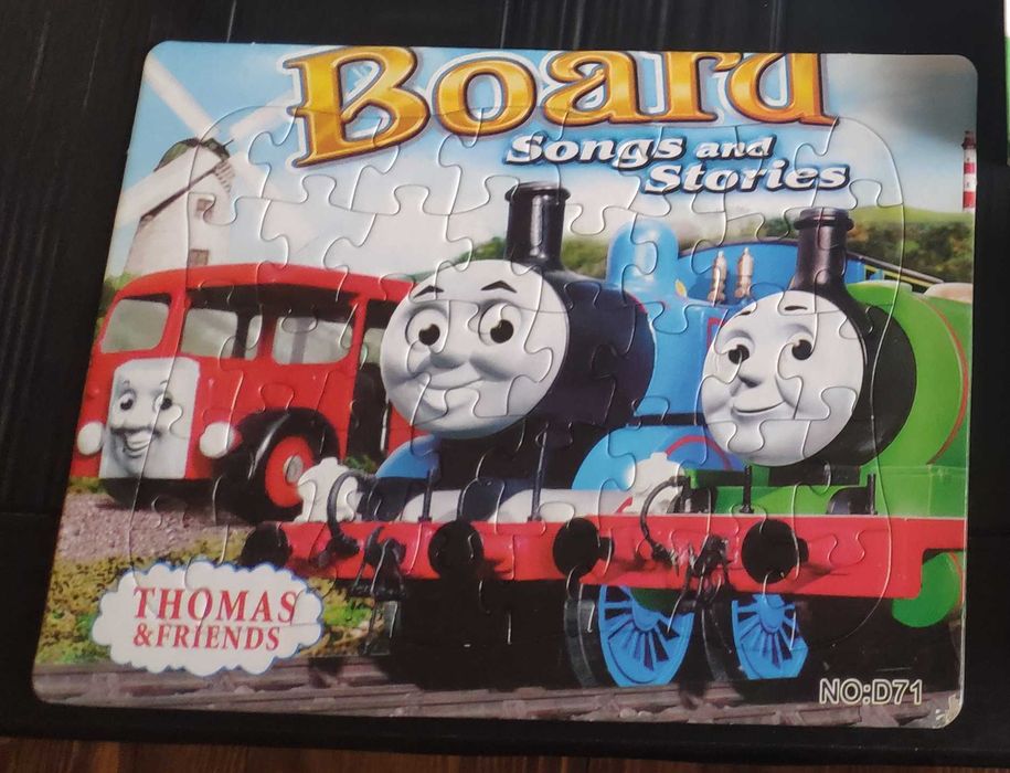 Пъзел , бебешка книжка и други  играчки