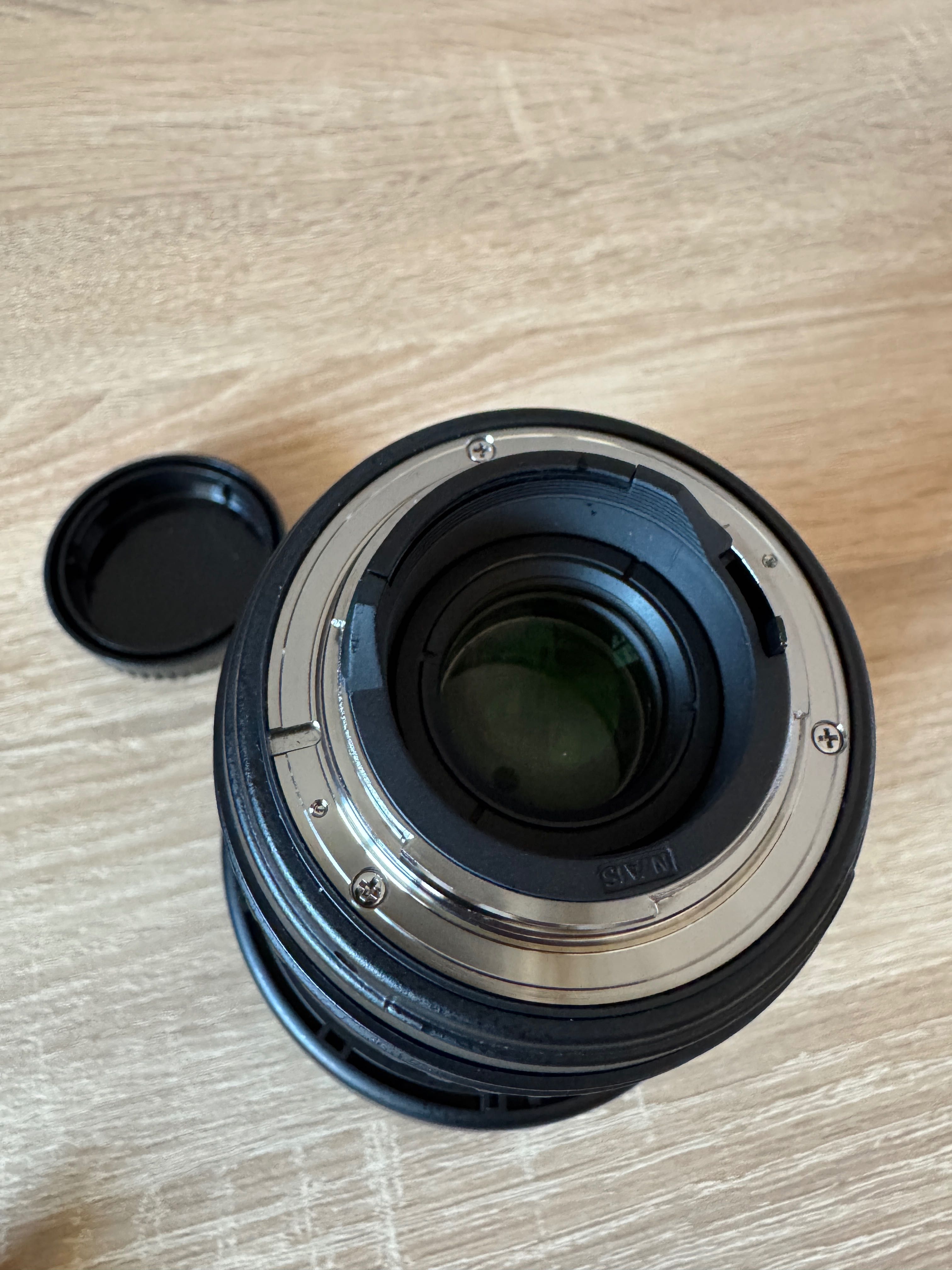 Samyang 85mm 1.4 / Tokina 11-16mm 2.8 / Nikon 35mm 1.8 DX