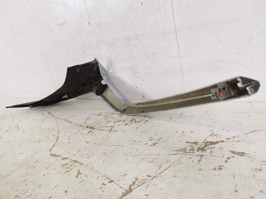 Мазда CX-30 / Mazda CX-30 [ - ] Хромиран орнамент отляво на централнат