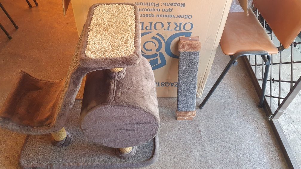 Продам кошачий дом.
