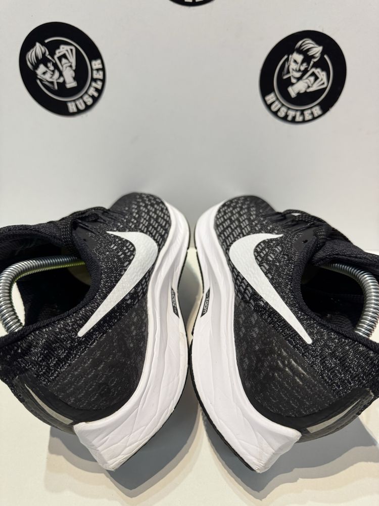 Маратонки  NIKE ZOOM PEGASUS 35 .Номер 39