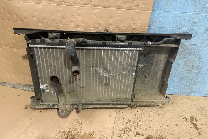 Radiator apa racire motor Peugeot 307 prima generatie
