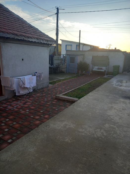 Vând/ schimb cu apartament casa
