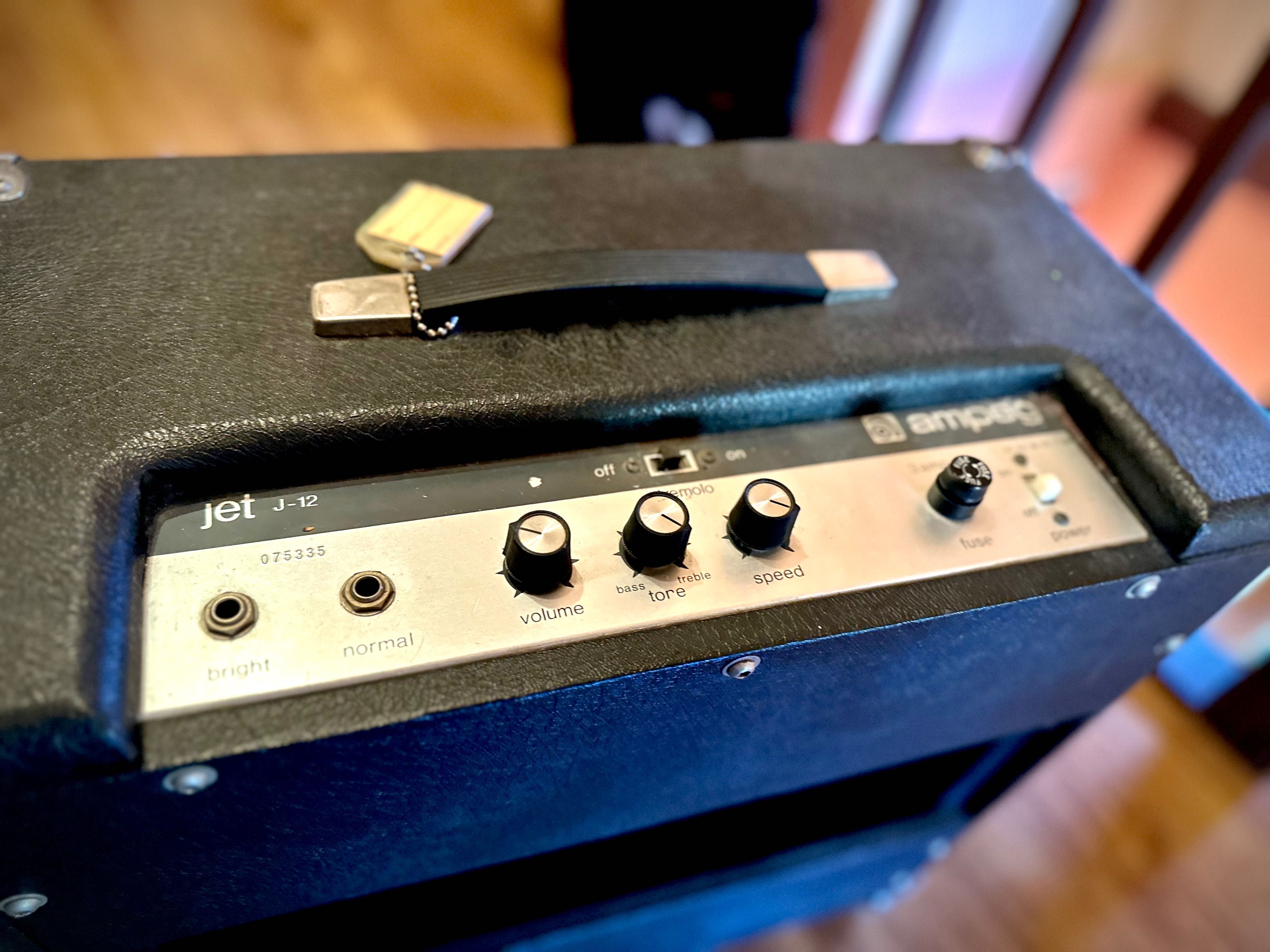 Ampeg Jet j-12 усилвател