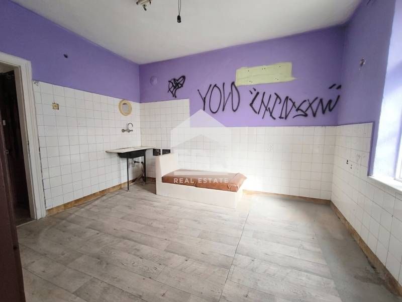 Етаж от къща в кв. ,,Училищни,,