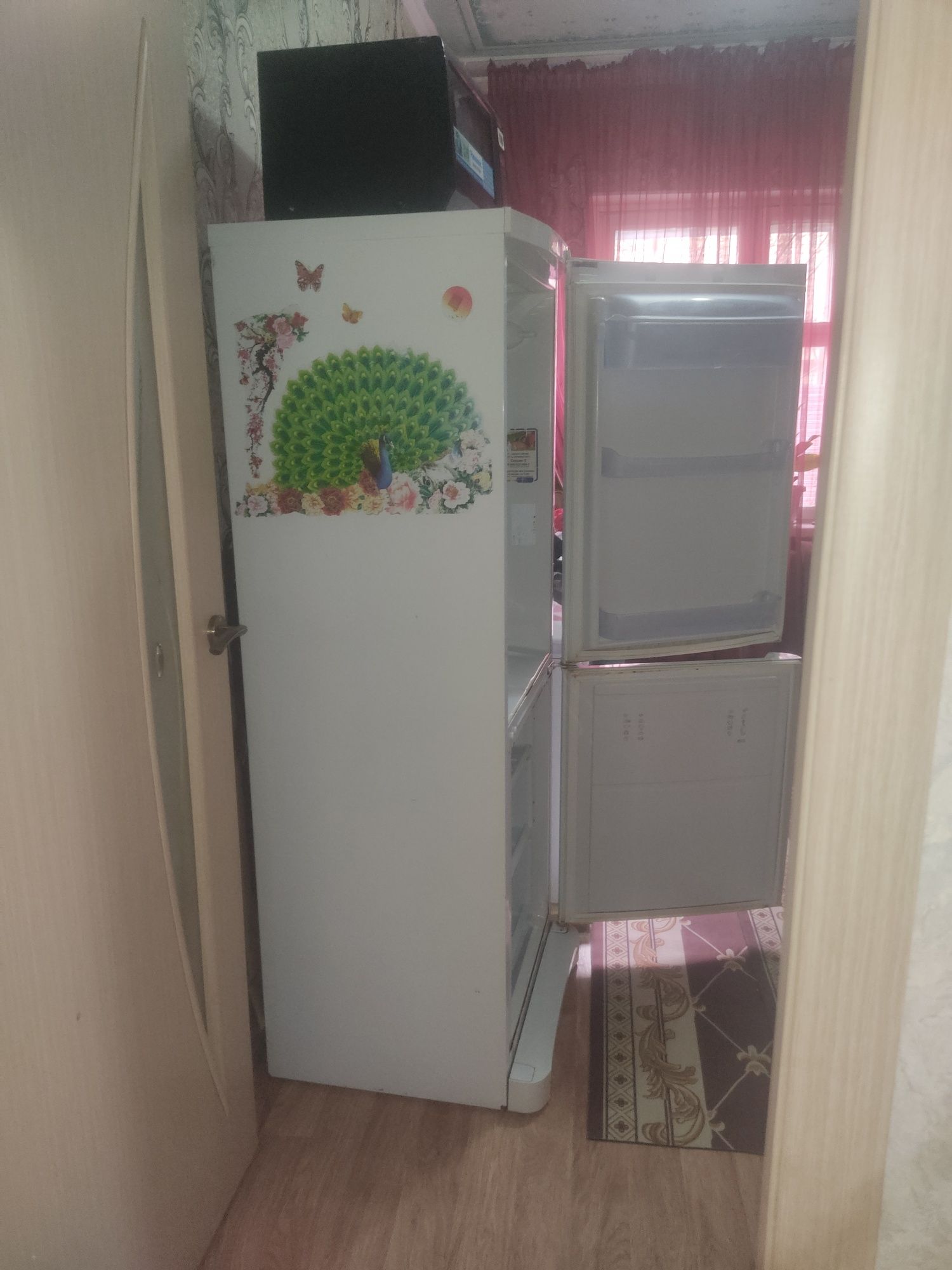 "Индезит" холодильник б/у
