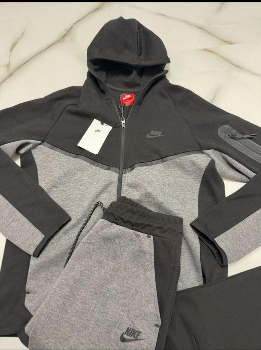 Nike Tech Fleece Dark Grey & Black – Mărimea S