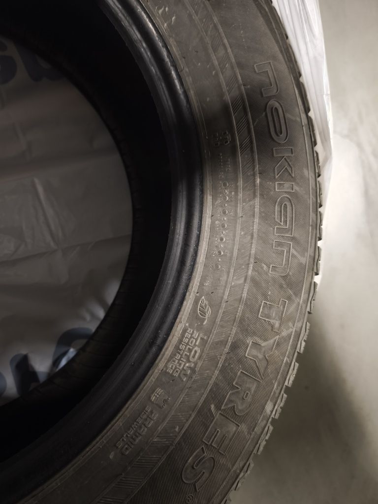 Гуми зимни Nokian 235/65/17