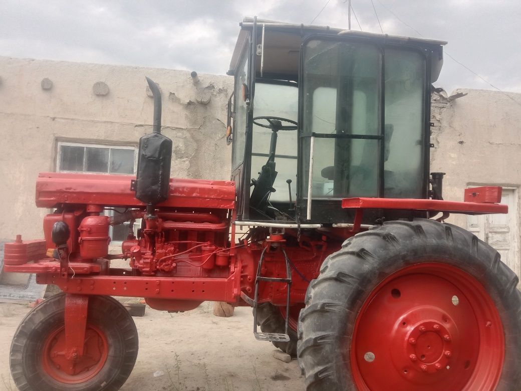 T 28 traktor sotiladi  holati  yangiday  noldan  yigʻilgan hama  zapch