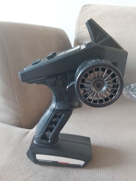 Продам пульт управления машиной 2.4г