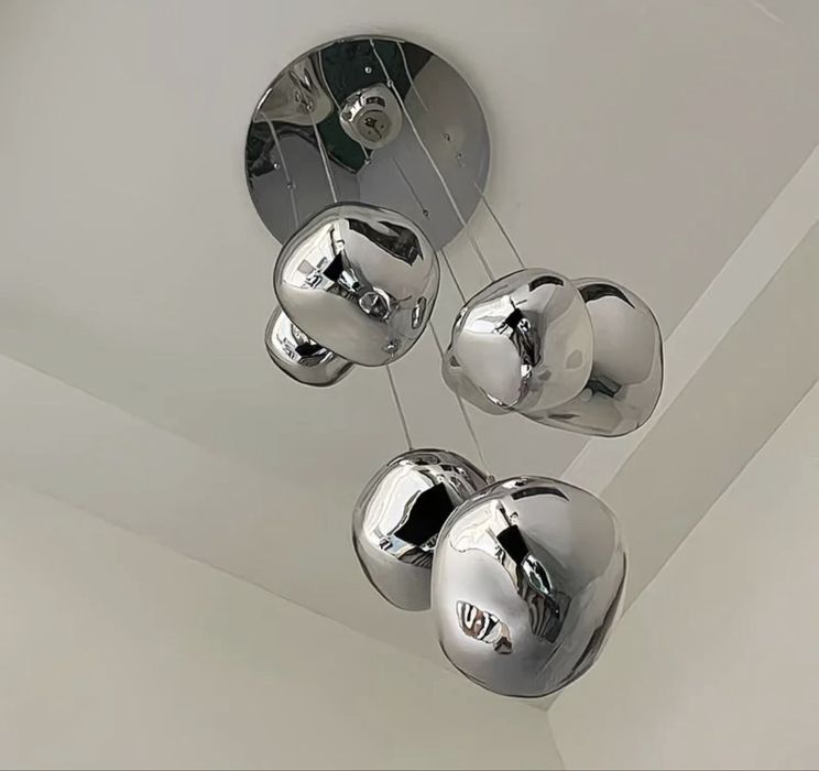 Продам шикарную, дизайнерскую люстру