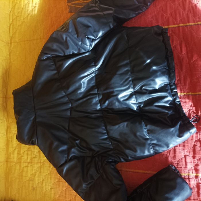 Зимно дамско кожено яке HM