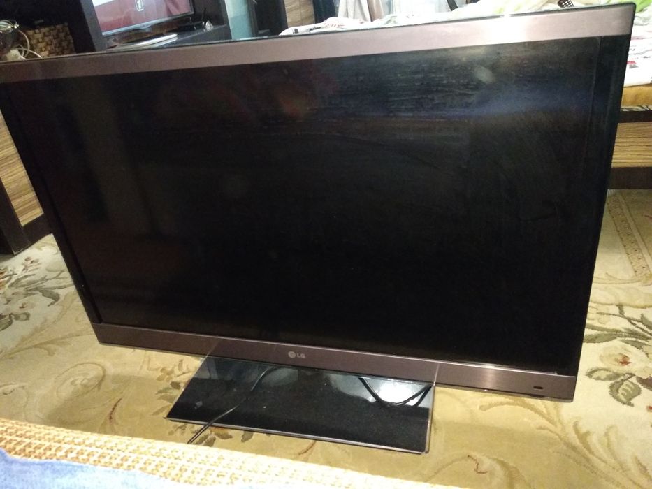 Телевизор LG42LW575S НЕ Smart