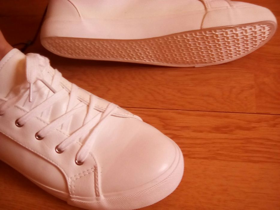 Adidasi Unisex albi