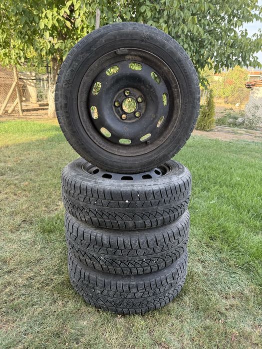 Комплект гуми 185 R60 R15 Зимни!!!