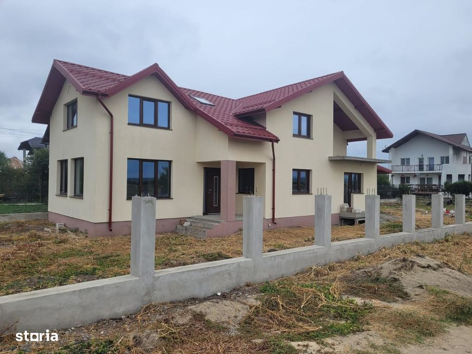 Casă parter + mansardă | 216 mp |  Teren 680 mp