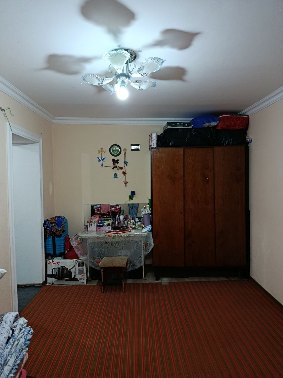 Продаётся 1 ком квартира 1 этаж 3 этажного доме в супер