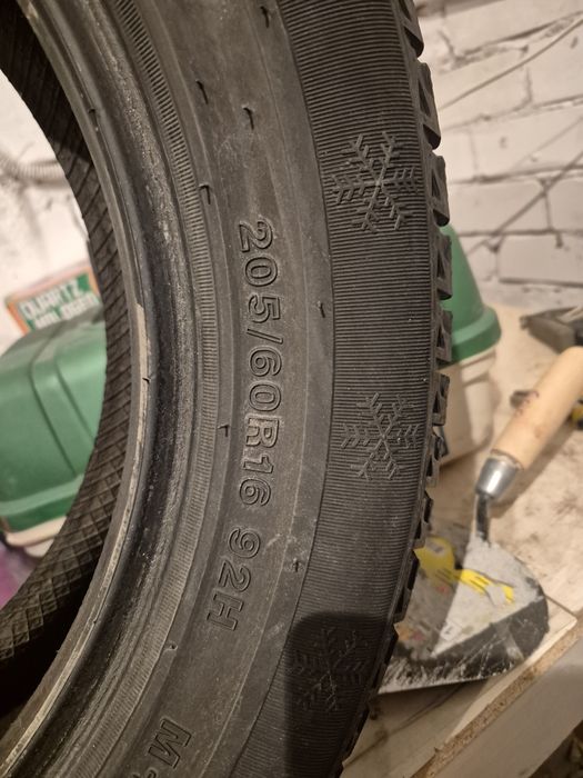 Продам шины в хорошем состояние