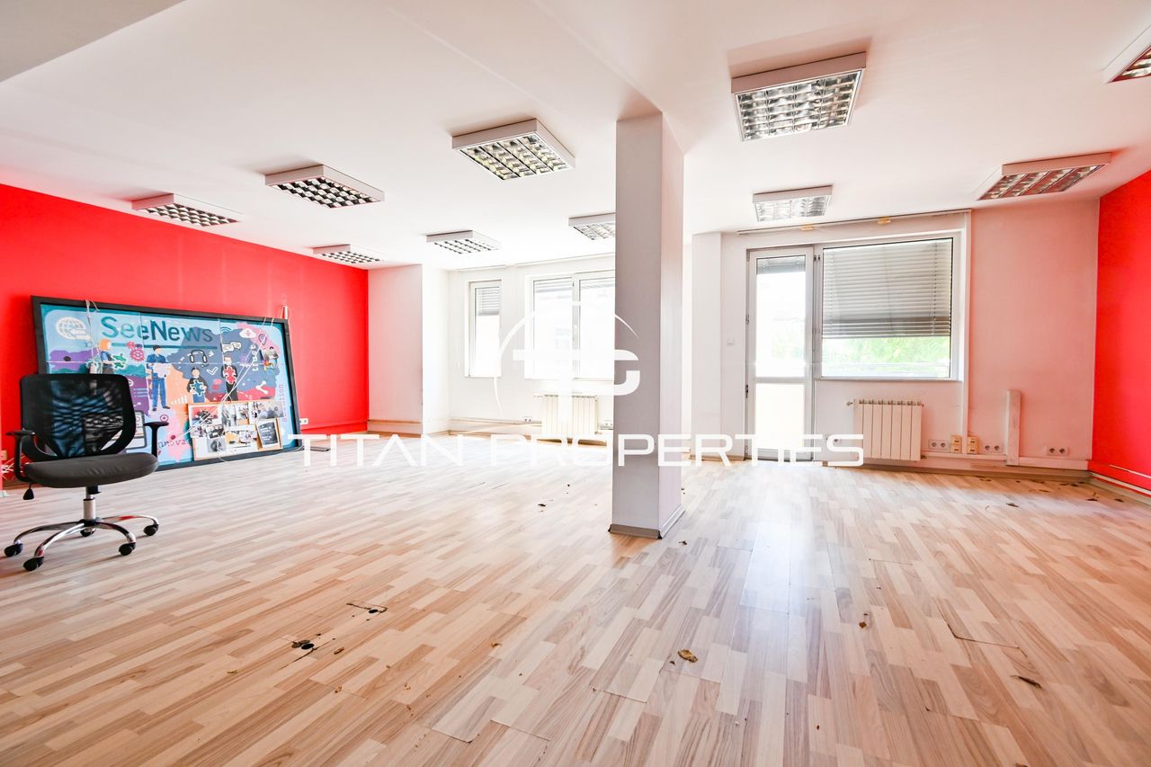 Дава се под наем Офис в София, Център - 110 кв.м за 880 € - Снимка #1