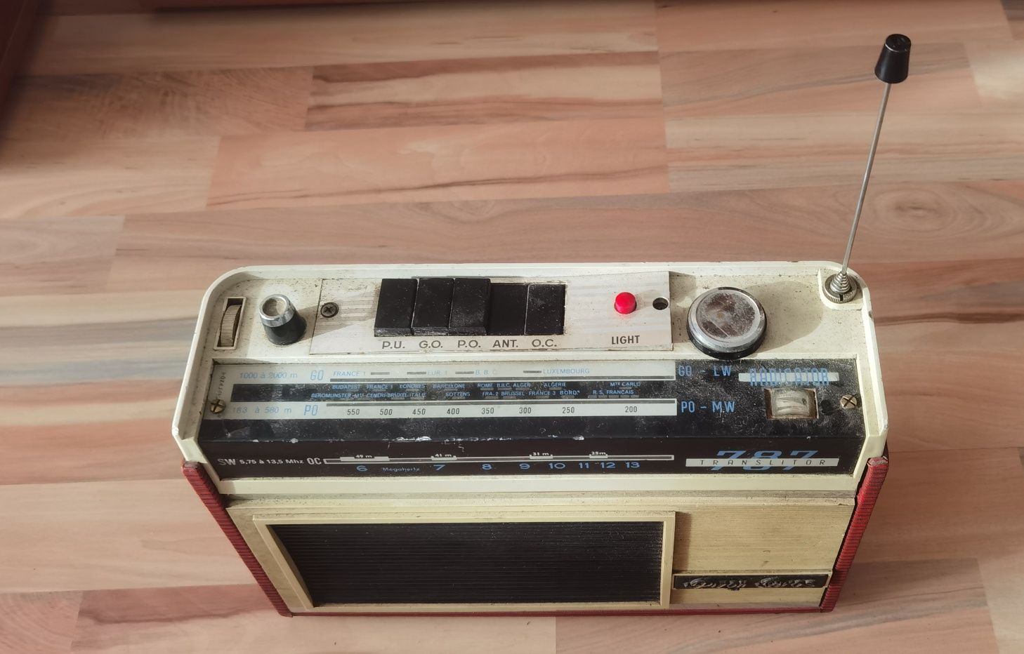 Radio portabil vechi Pizon Bros retro vintage de colecție anii 60