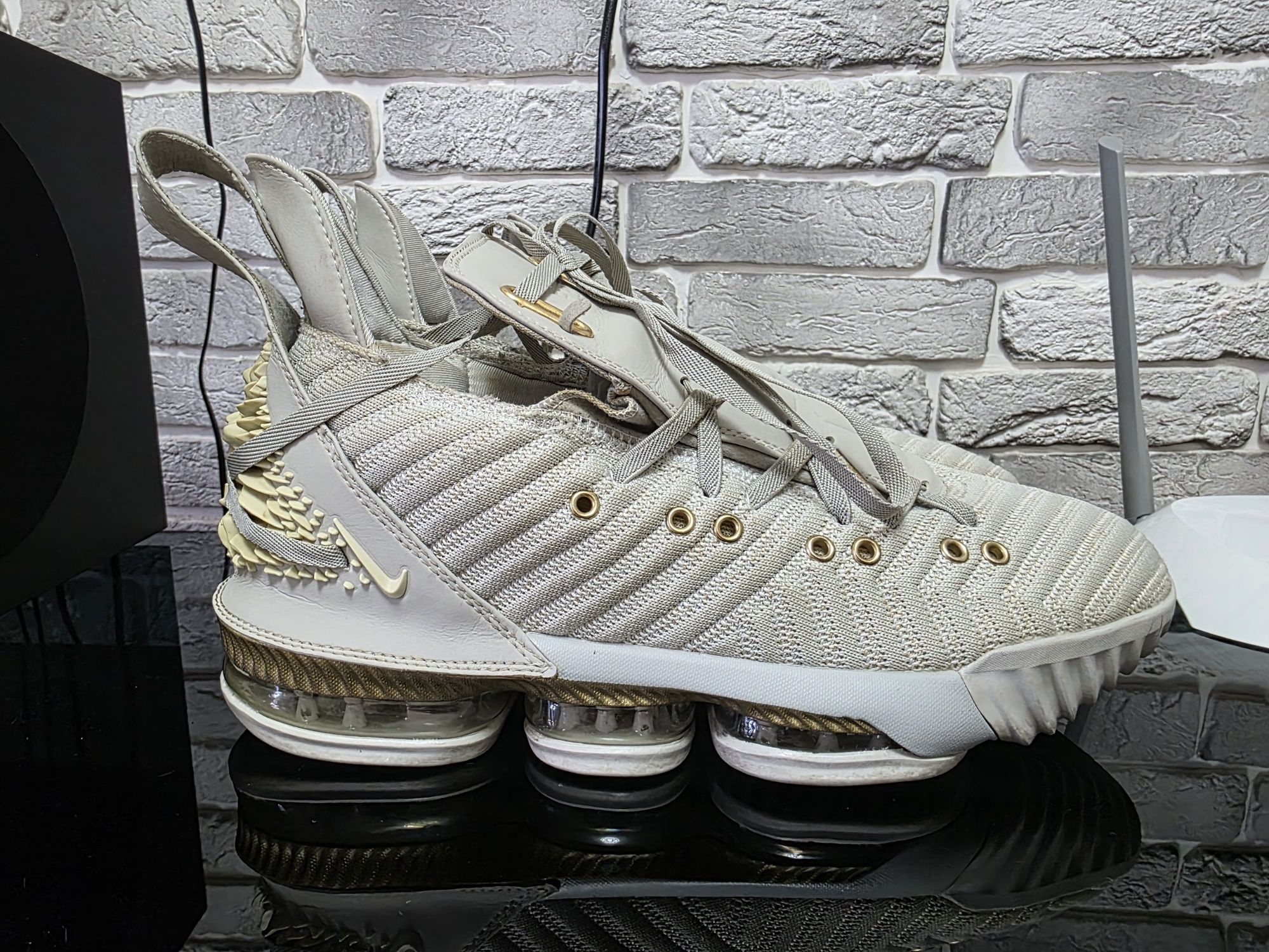 Оригинальные кроссы Nike Lebron