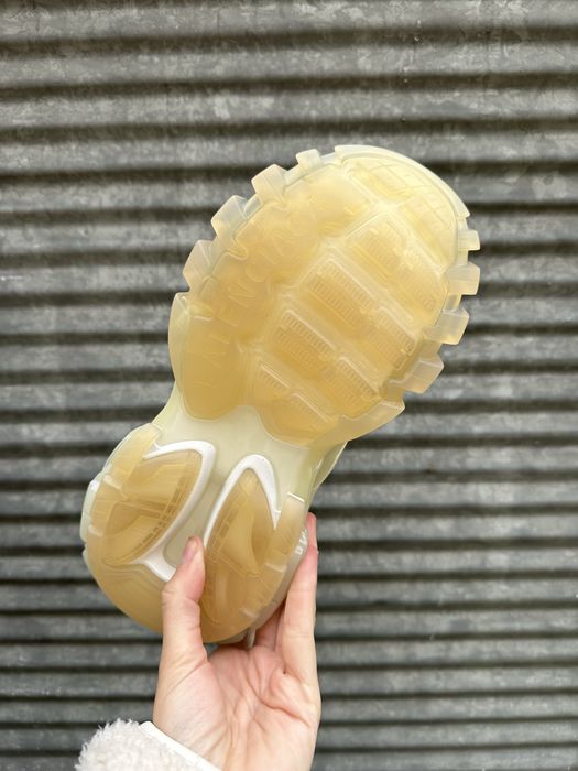 Balenciaga Tracker Clear Sole