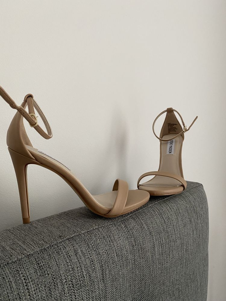 Sandale nude Steve Madden marimea 37