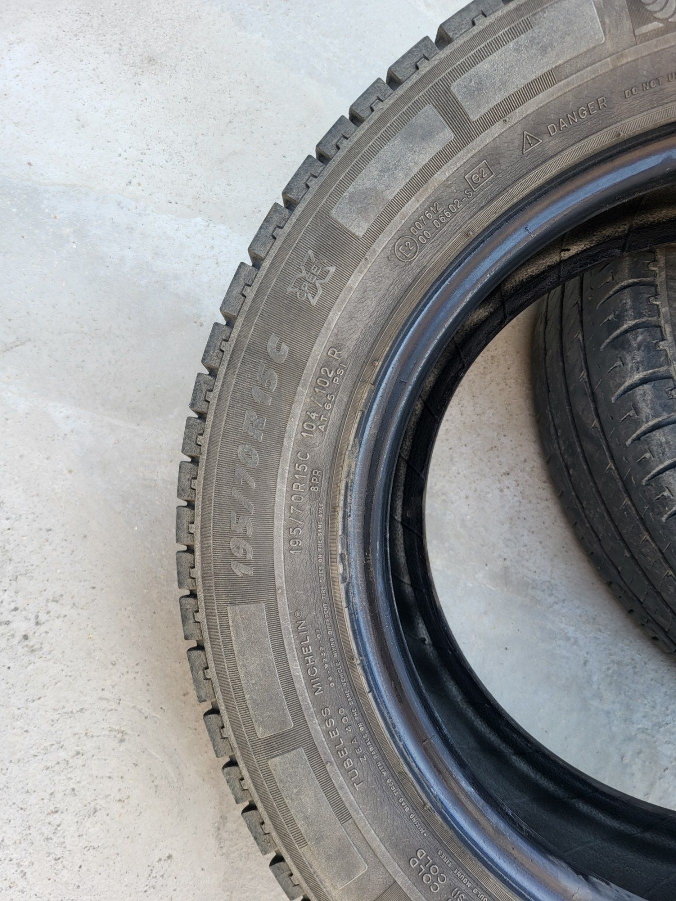 Летни гуми Michelin Aglis. 195/70/15R 104/102R
Гумите са