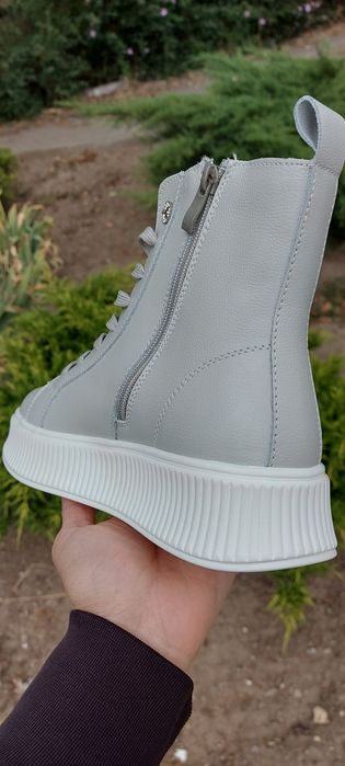 REDUCERE Ghete de dama din piele 38-39 usor imblanite