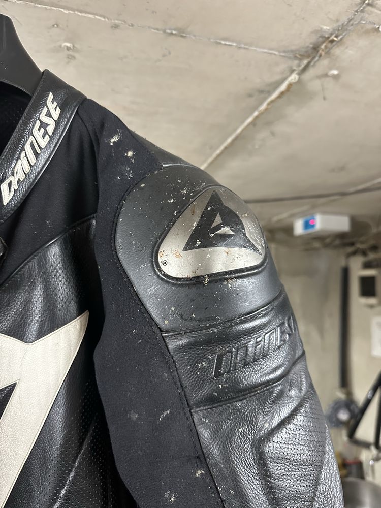 Цял кожен екип Dainese 56