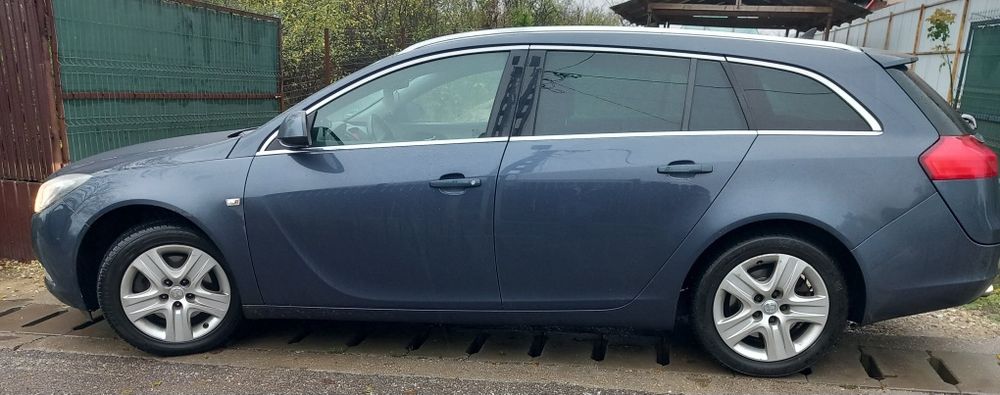 Vând Opel Insigna Sport Tourer Break