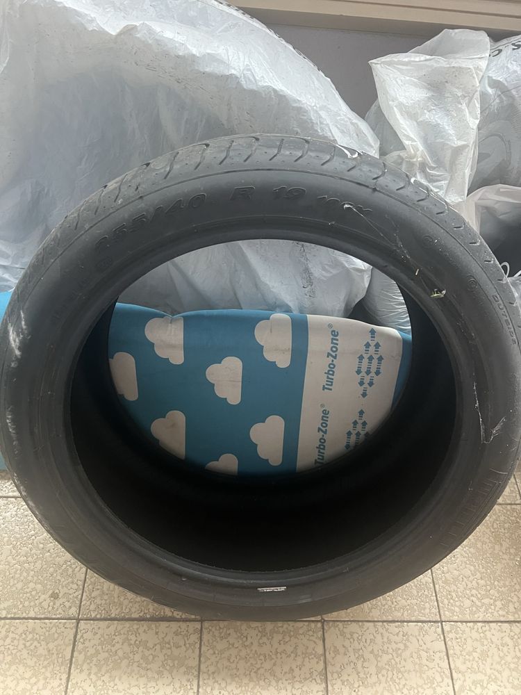 255 40 19 Pireli P Zero Летни