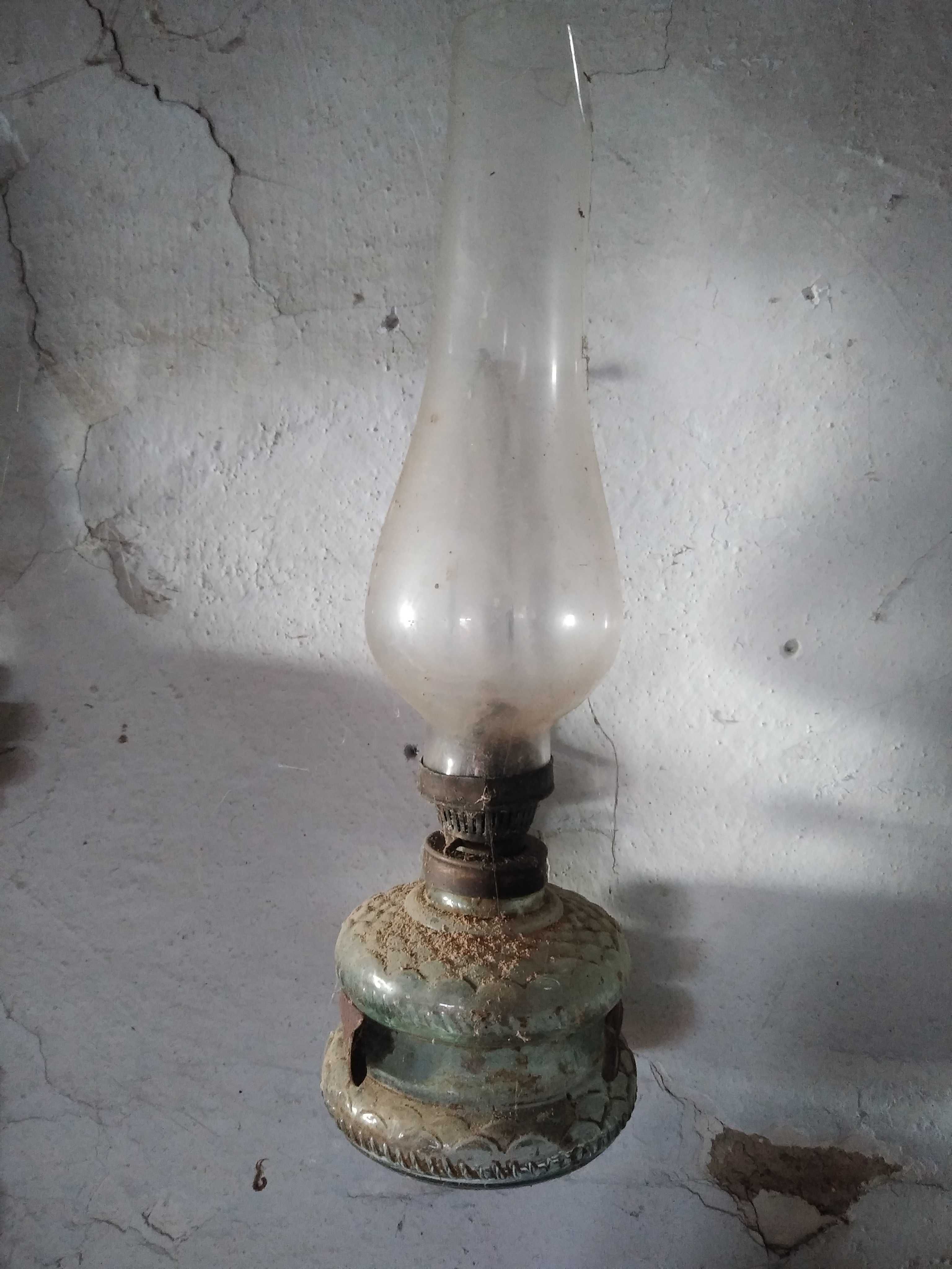 Газова лампа и ветроопорен фенер с течна газ  антики