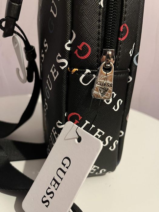 Оригинална чанта за рамо Guess