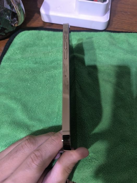 Iphone 13 pro max gold