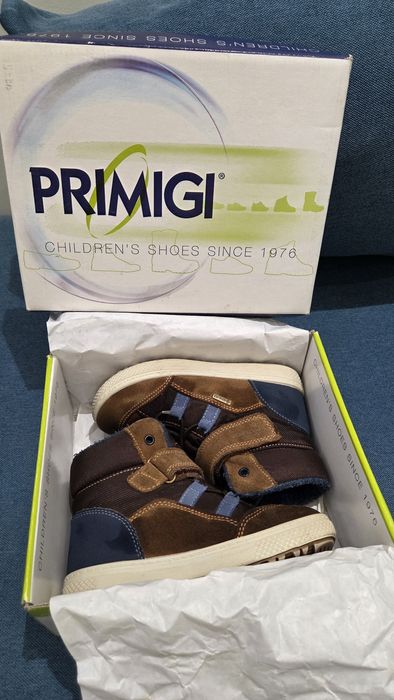 Продавам детски зимни боти Primigi