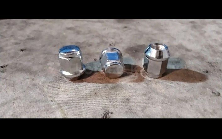 Продам гайки крепления на автомобиль