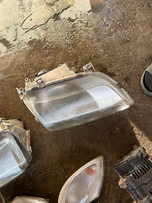 Ляв и десен фар с мигачи