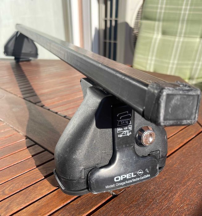 Продавам напречни греди за багажник, оригинални Opel