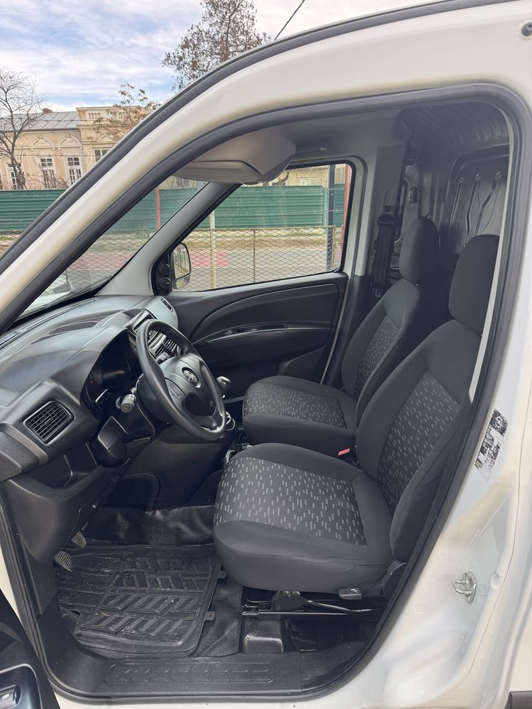 OPEL COMBO MAXi 2017 1,6 CDTi usoare avarii RATE FiXE 4200euro+TVA