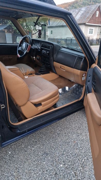 Vând Jeep Cherokee Xj 2.5