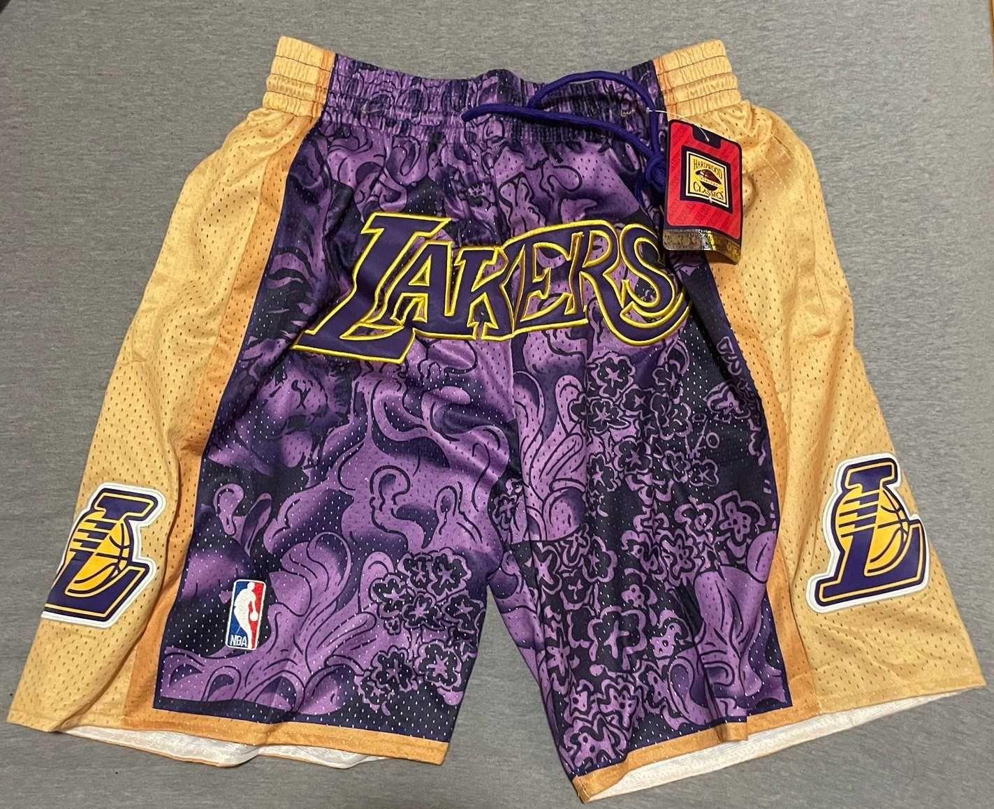Vand pantaloni NBA Lakers, marimea M, noi cu eticheta