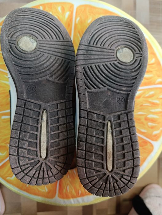 Продам обувь кроссовки