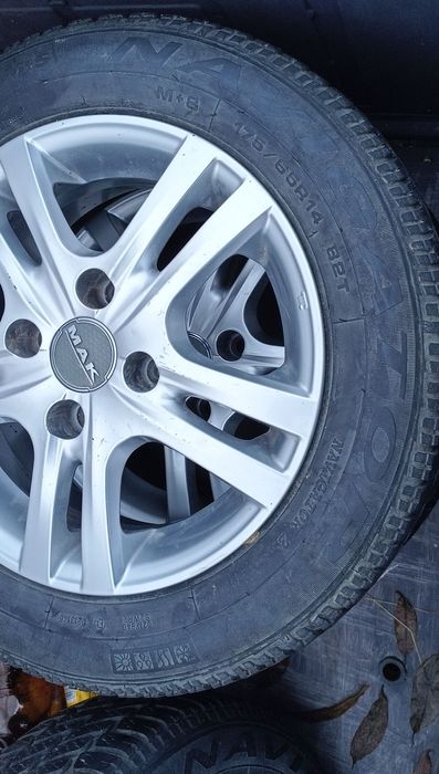 Jenti aluminiu R14 cu cauciucuri de iarnă