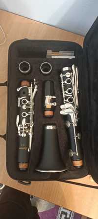 Vând/schimb clarinet
